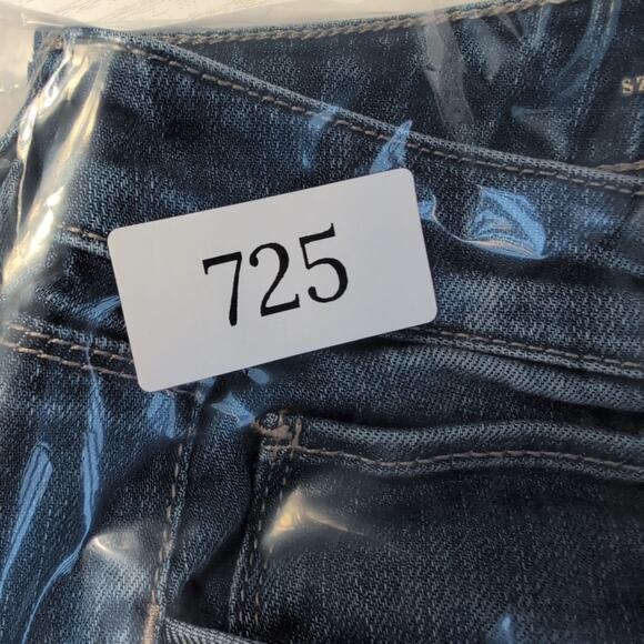 White House Black Market Girlfriend Jeans Women’s 4 (M 31x29) Embroidered Floral - Picture 12 of 12